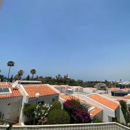 Island Village Ocean View 公寓 阿德耶