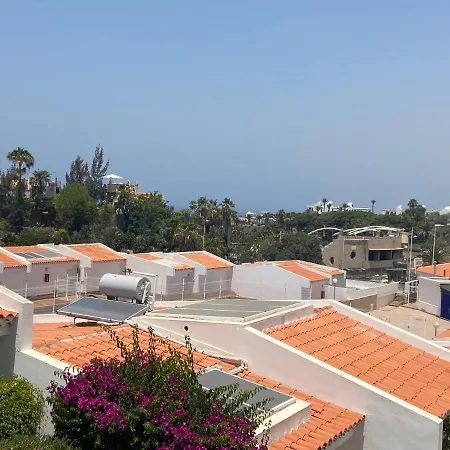 Island Village Ocean View * 阿德耶