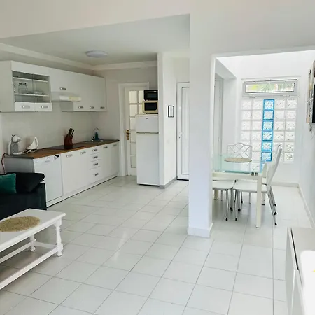 公寓 Island Village Ocean View 阿德耶